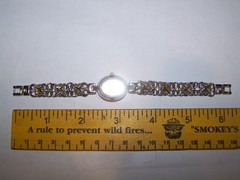 La Express Advance Women’s Quartz Watch 2 Tone Oval Face Fold Over Clasp. Works!