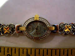 La Express Advance Women’s Quartz Watch 2 Tone Oval Face Fold Over Clasp. Works!