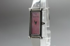 Near MINT Gucci 1500L Watch Pink Dial Quartz Vintage Ladies 12mm Rectangle Watch