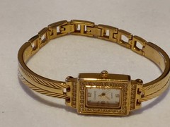 Gramercy Womens Watch 18mm Gold Tone Rhinestones – Works Good – New Battery