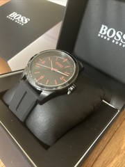 NWB Authentic Hugo Boss 1530018 Men Watch Quartz Black Red Dial Rubber Band 44mm