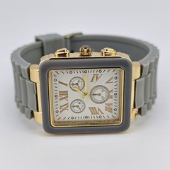 33MM Women’s Watch White Dial Gray Plastic Bands New Battery