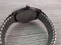 Sharp Mens Watch w/Date Indicator 100 Feet Water Resistant Gold & Silver NICE