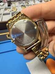Seiko Quartz Men’s Day/Date Gold Tone Analog Watch Gold Bracelet 34.5mm