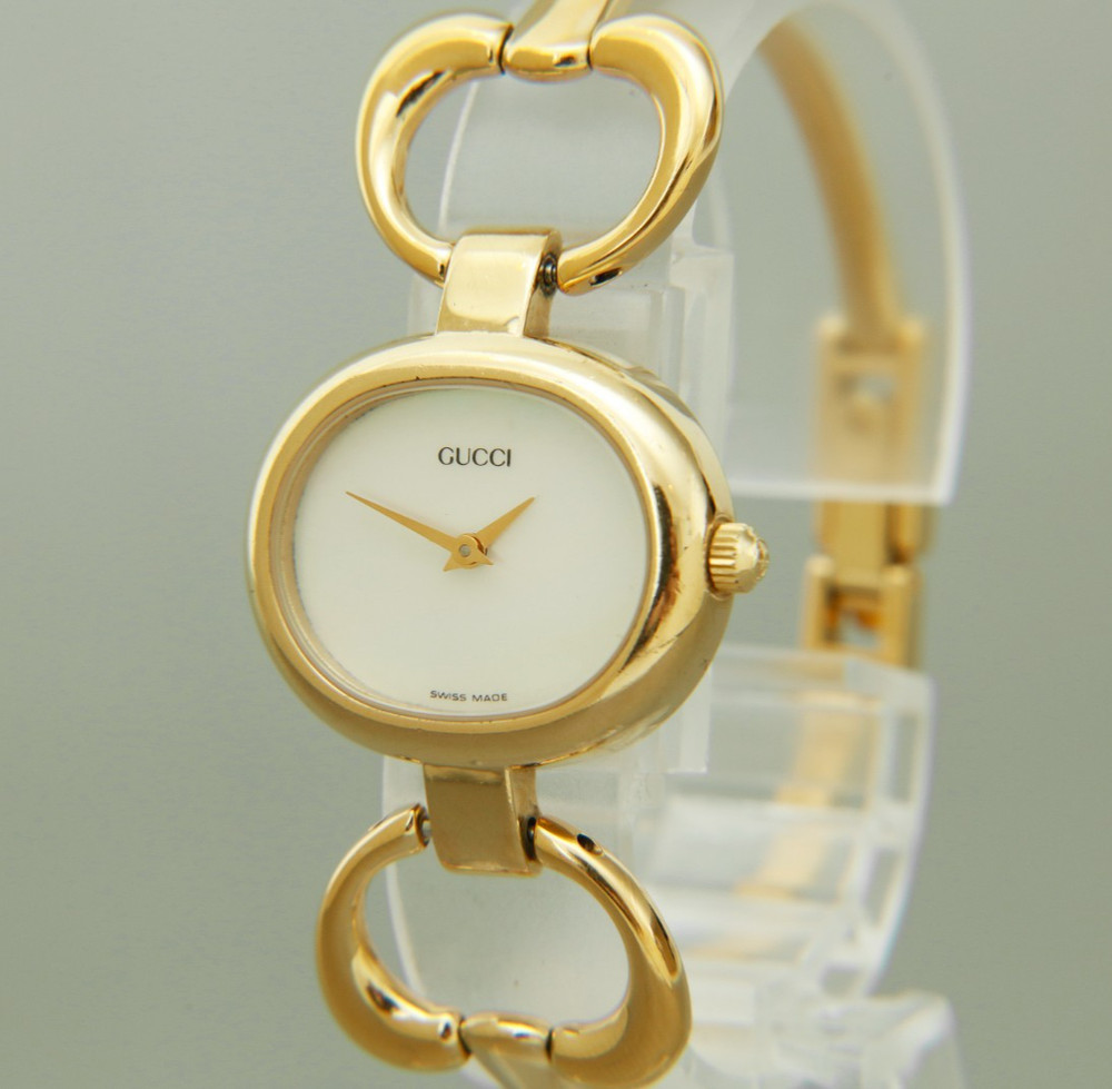 [Near MINT] Vintage GUCCI 1600 25mm White Gold Shell Dial Quartz Women’s Watch