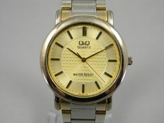 Citizen Q&Q Watch Men 34mm Two Tone Adjustable Band 6″ to 8.25″ New Battery
