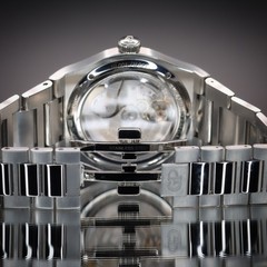 GIRARD-PERREGAUX Laureato 42 “Sunray Green” | Ref. 81010-11-3153-1CM | Full Set