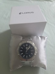 Lorus by Seiko 10 BAR Sport Date Analog Wristwatch Black Dial Steel Bracelet