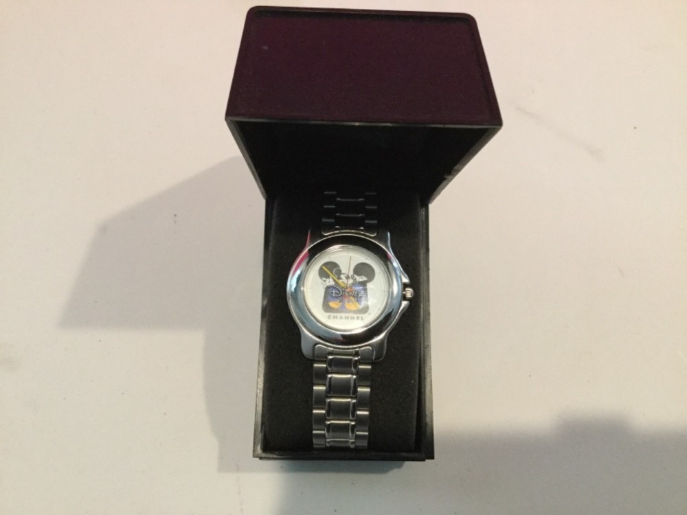 NEW Disney Channel Mickey Mouse Quartz Wristwatch Watch w/Box
