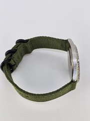 Men’s Watch Analog 40MM Blue Dial NEW Army Green Nylon Bands New Battery READ