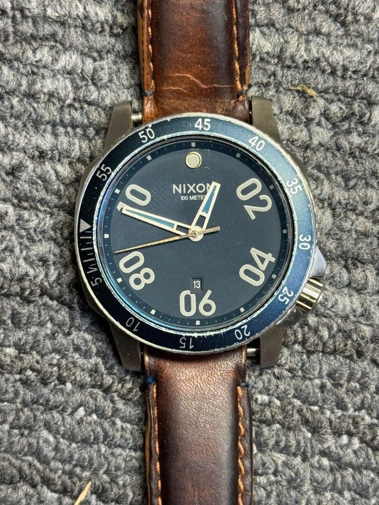 NIXON Wristwatch Not Specified Quartz Analog Stainless Steel 100 m