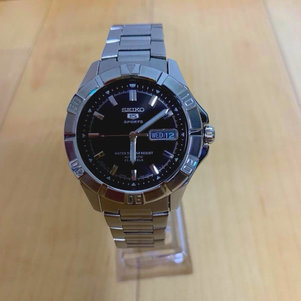 SEIKO 5 SPORTS Automatic Men’s Wristwatch Black Dial 100m Water Resistant Wrist