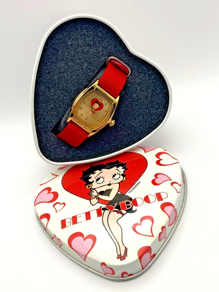 Betty Boop Character Watch in Valentine Heart Tin New Battery New NATO Red Strap