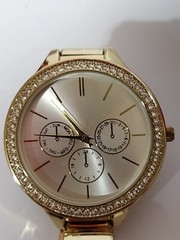 Beautiful Gold Watch With Four Bracelets With It 4.25″x3.25″x3.25″Box, 9 Oz New