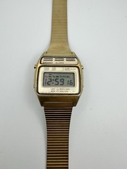 Vintage 1970s Seiko A134-5000 Gold Tone Digital Quartz LCD Alarm Watch