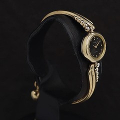 Alba Quartz Y150-0B30 Ladies Bangle Watch Gold-Tone Black Dial