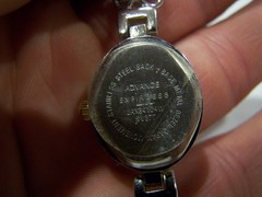 La Express Advance Women’s Quartz Watch 2 Tone Oval Face Fold Over Clasp. Works!