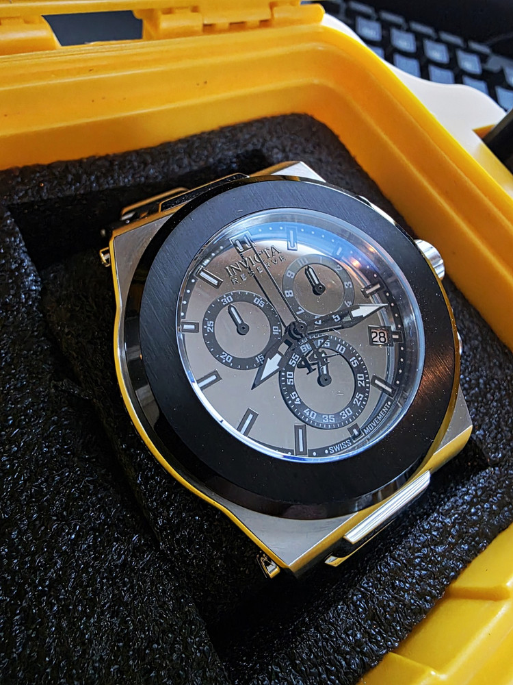 Invicta Akula Reserve Quartz Chronograph Date 500m 52mm+ SS Bracelet