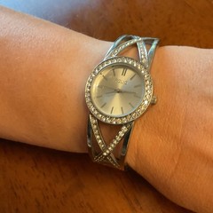 Folio Women’s Quartz Analog Watch Silver Dial Silver Bracelet New Battery!