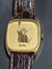 SEIKO Y481-6070 Statue of Liberty Gold Dial Quartz Watch