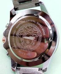 Awesome Versace Date Indicator Chronograph Analog Quartz Men’s Wrist Watch