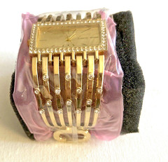 Unbranded Women’s 9.5” Goldtone Cuff Watch Gemmed Bezel & Band New In Box