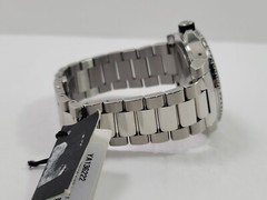 Gucci Dive XL SWISS Quartz Green Dial Stainless Steel Men’s Watch YA136222
