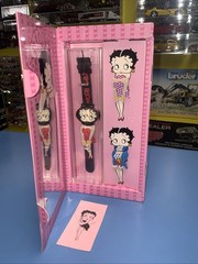 Betty Boop Women’s Wristwatch with Original Box & 3 Interchangeable Outfits