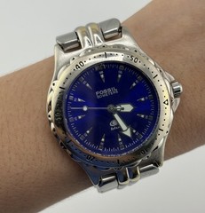 Women’s FOSSIL Wrist Watch……….Reloj de Mujer Marca FOSSIL
