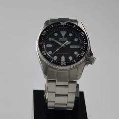 Seiko SKX013 7S26-0030 Midsize Automatic Diver Watch – High-End MiLTAT Strap