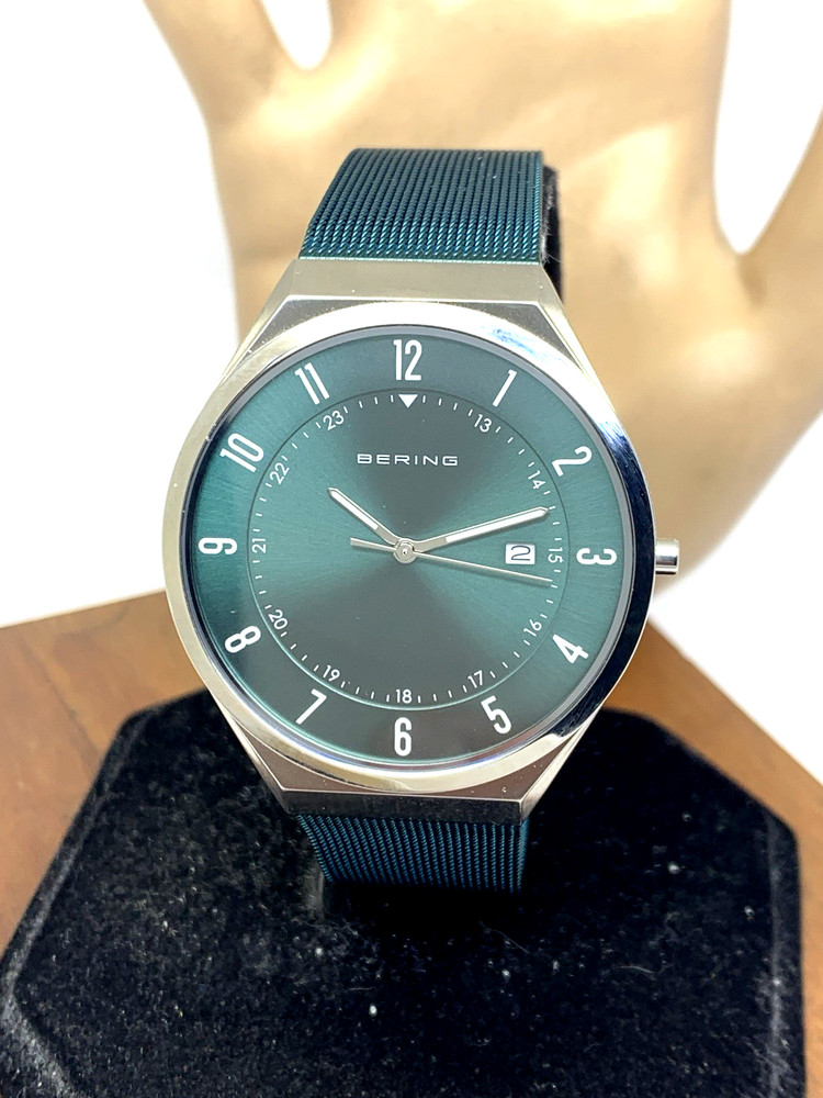 Bering Men’s Watch 18740-808 Quartz Green Dial Mesh Stainless Steel 40mm
