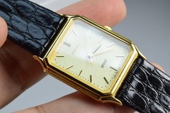Vintage watch Seiko Spirit 5E31-5B60 Yellow Men Quartz Tank 27mm