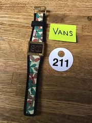 VANS OFF THE WALL SHOES ,Watch For Parts Or Display Only !“NO MOVEMENTS “