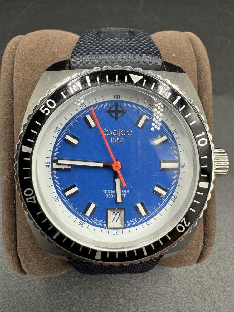 Rare ZODIAC ” Sea Dragon ” ZO2205 Quartz Swiss Men’s Watch with Blue Dial Orange