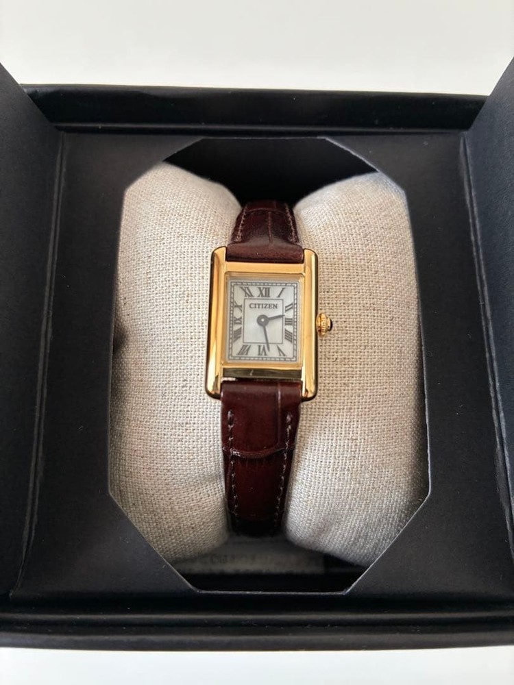 Excellent Condition Includes Box and Manual Kii CITIZEN Watch Square Gold Brown