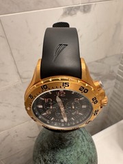 Náutica screw down crown OVERSIZED men’s watch Gold rubber strap N18523G 54mm