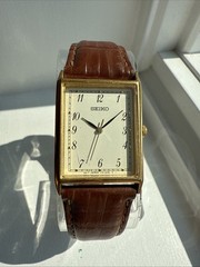 SEIKO Spirit Gold Tank ‘Louie’ Watch Neo Vintage Men’s Watch V701-5E10 OG Band