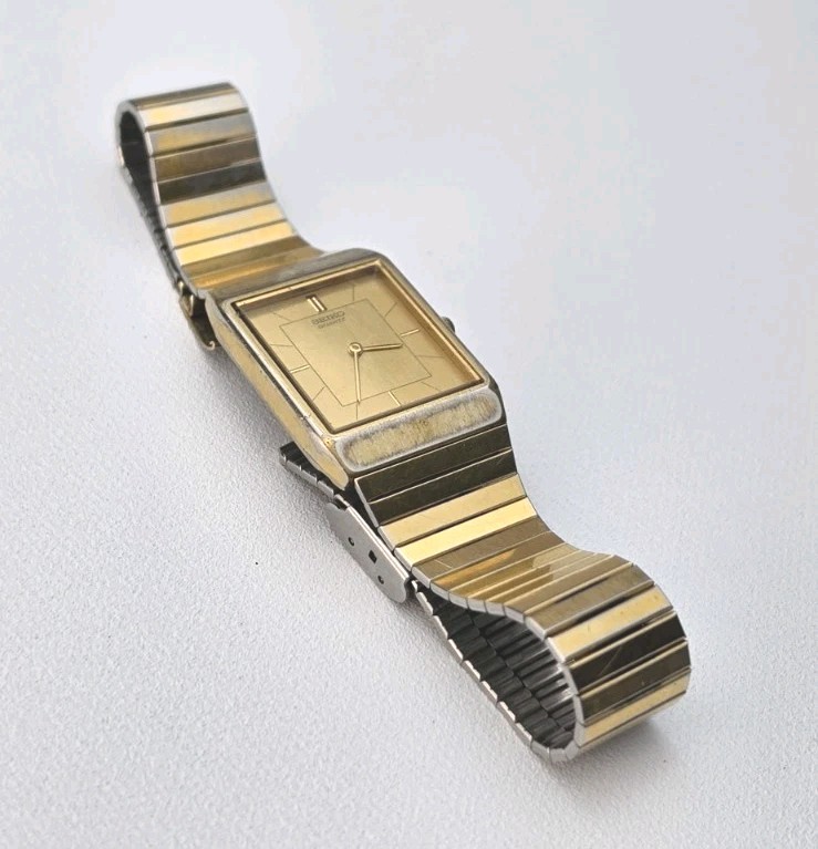 Seiko Quartz Women’s Vintage 1980s Rectangular Gold Tone Bracelet Watch