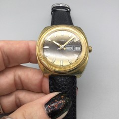 Vintage Timex Viscount Mens Watch 37mm Brown Dial Gold Tone Day Date Automatic