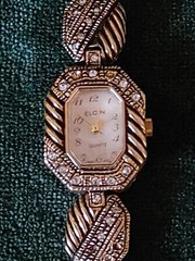 Vintage Womens ELGIN Antique Gold Crystal Rhinestone Watch ER556-017