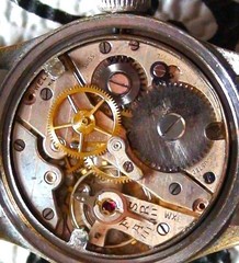 VINTAGE 1940’S MENS WELSBRO 7 JEWELS SWISS MADE WATCH WITH BOX IN GOOD CONDITION