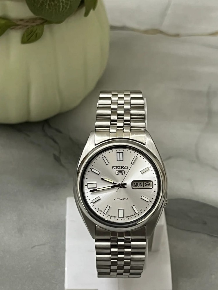 Seiko 5 Automatic Men’s Silver Dial 7009 Stainless Steel Day/Date Japan Watch