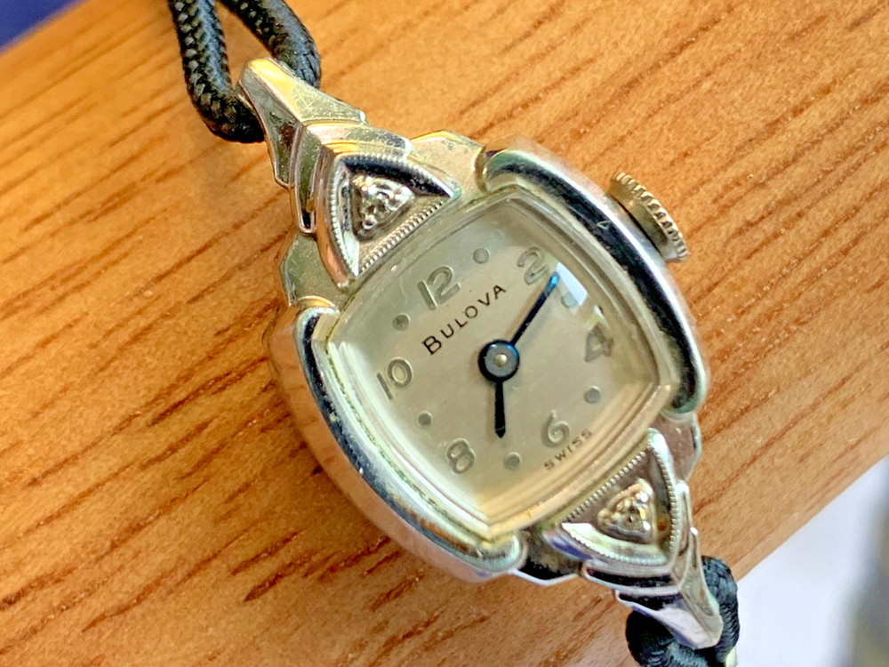 Vtg Bulova Wristwatch Swiss Made 6″ Band Clear Stones Fold Over Clasp *RUNS*