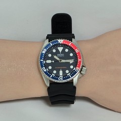 Seiko SKX009 7S26-0020 Pepsi Diver 200m Automatic Men’s Watch Japan