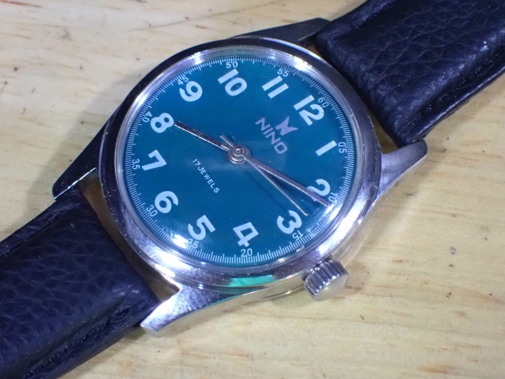 Nino 17 Jewel Men’s Manual-Wind Wristwatch Runs Green Dial Swiss Made