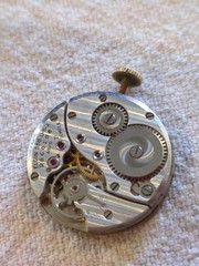 Elgin 556 Watch Movement With Crown For Repair. See The Pictures!