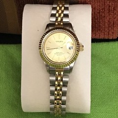 GRUEN PREC WOMANS WATCH 30 METERS 100 FT. WATER RESISTANT.
