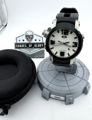 OAKLEY KILL SWITCH SILVER WHITE DIAL W/ BLACK BEZEL WATCH RUBBER STRAP 26-329
