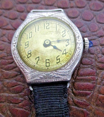 Antique 1920s HAYNE Swiss 16-Jewel Art Deco Ladies Wristwatch – 14K Gold Filled