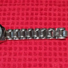 Women’s Quartz Analog Wristwatch Silver Tone Bracelet Black/Gray Plaid Dial